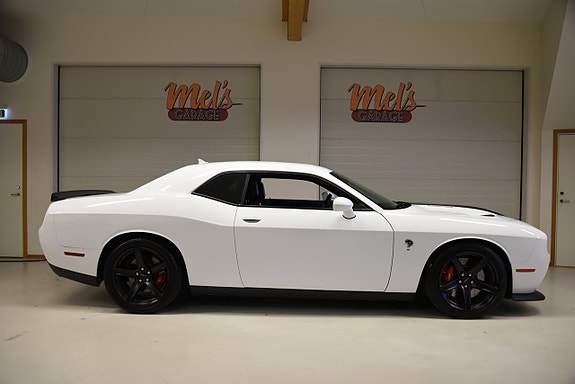 Dodge Challenger 5 of 30