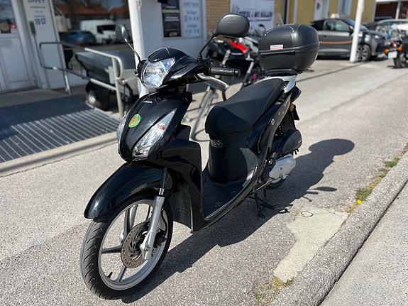 Honda NSC110 2 of 3