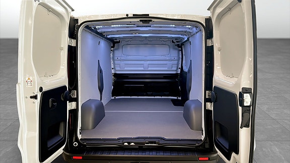 Nissan Primastar 10 of 12