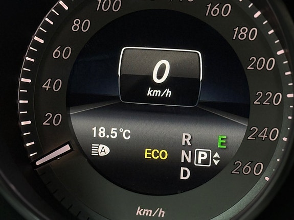 Mercedes-Benz E250 11 of 21