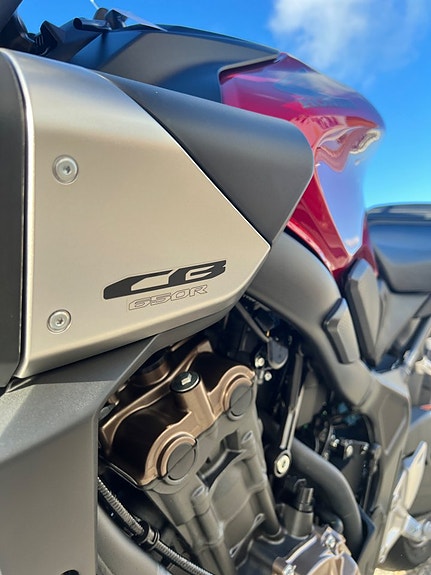 Honda CB650R 0.65 Euro 5 14 of 15