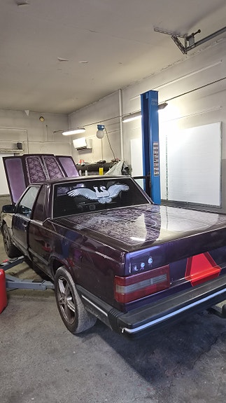 Volvo 740 2 of 7