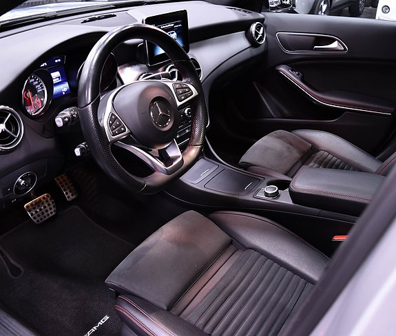 Mercedes-Benz GLA 220 d 14 of 19