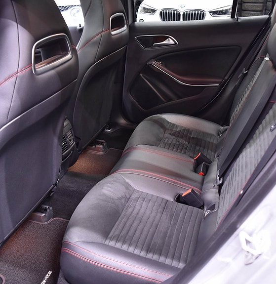 Mercedes-Benz GLA 220 d 17 of 19