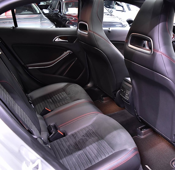 Mercedes-Benz GLA 220 d 19 of 19