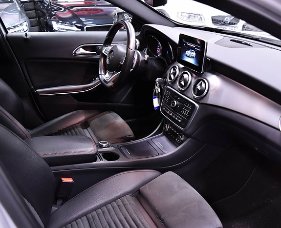 Mercedes-Benz GLA 220 d 15 of 19
