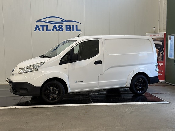 Nissan NV200 2 of 18