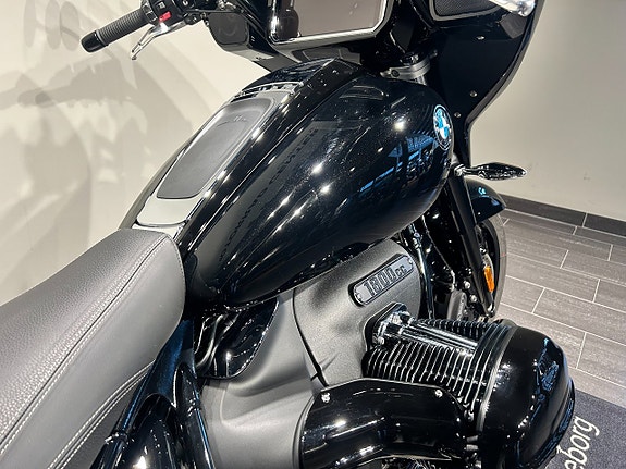 BMW R18 Bagger /ACC/Vance & Hines/379 mil 11 of 16