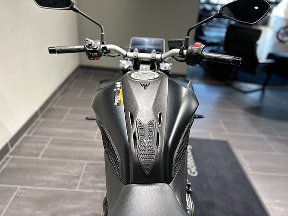 Yamaha MT-07 / Tankpads / Endast 380 mil! 10 of 17