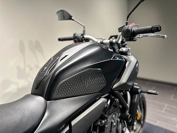 Yamaha MT-07 / Tankpads / Endast 380 mil! 9 of 17