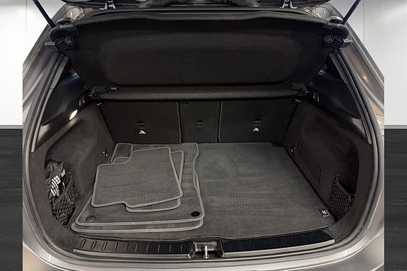 Mercedes-Benz GLA 200 22 of 23