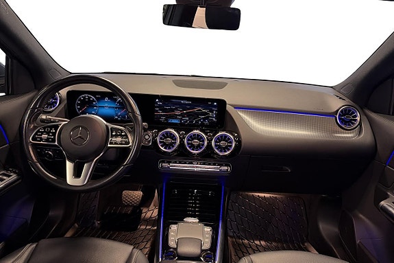 Mercedes-Benz GLA 200 12 of 23