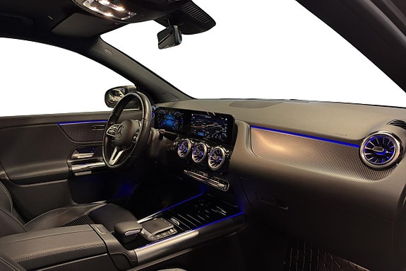 Mercedes-Benz GLA 200 18 of 23