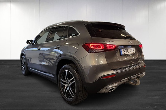 Mercedes-Benz GLA 200 4 of 23
