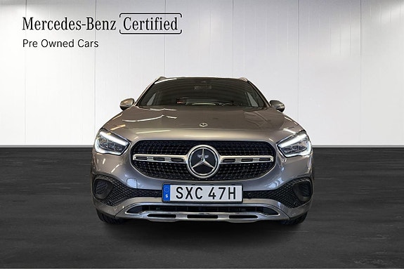Mercedes-Benz GLA 200 2 of 23