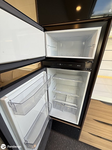 Adria ALPINA 753HK inkl. förtält - 3.95% ränta + utökad garanti! 8 of 19