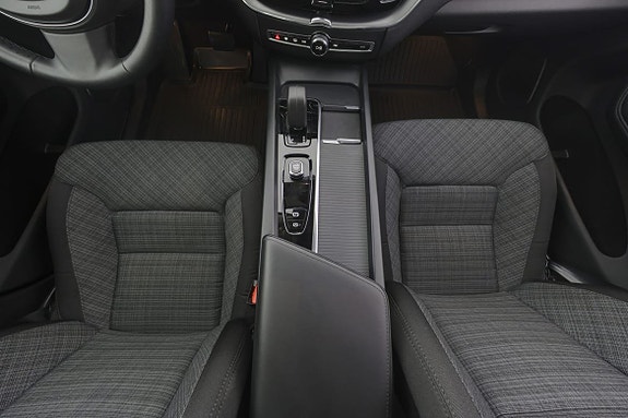 Volvo XC60 9 of 18