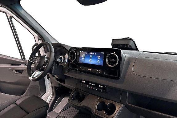 Mercedes-Benz eSprinter 420 8 of 14