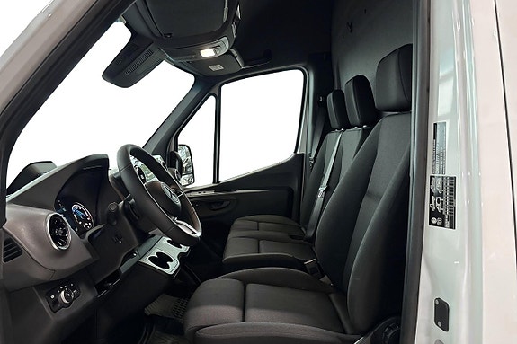 Mercedes-Benz eSprinter 420 10 of 14