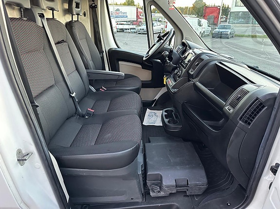 Peugeot Boxer 9 of 17
