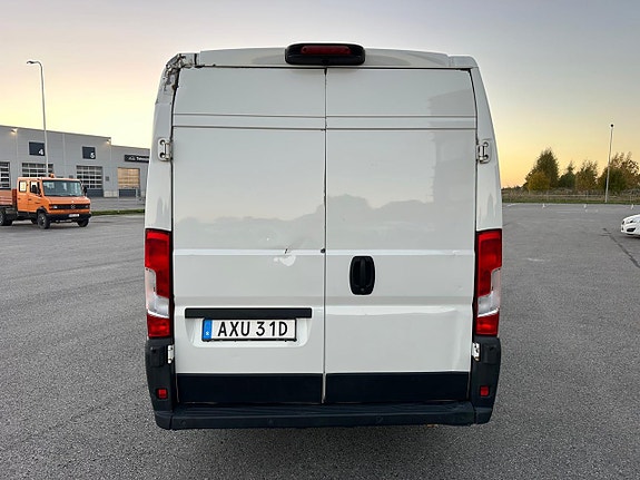 Peugeot Boxer 12 of 17