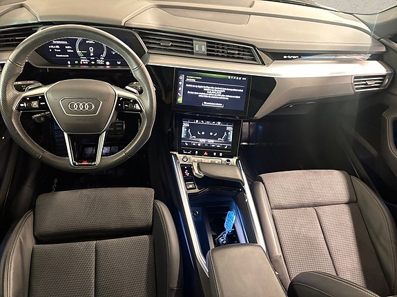 Audi Q8 e-tron 6 of 14