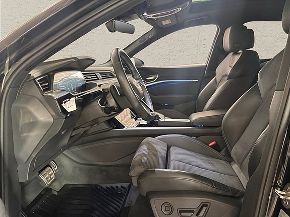 Audi Q8 e-tron 5 of 14