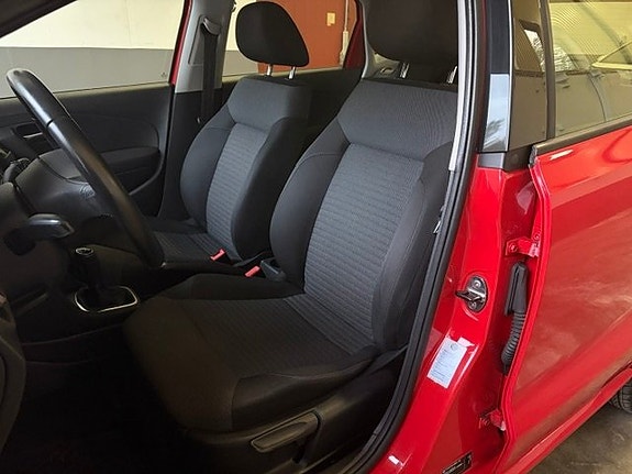 Volkswagen Polo 8 of 12