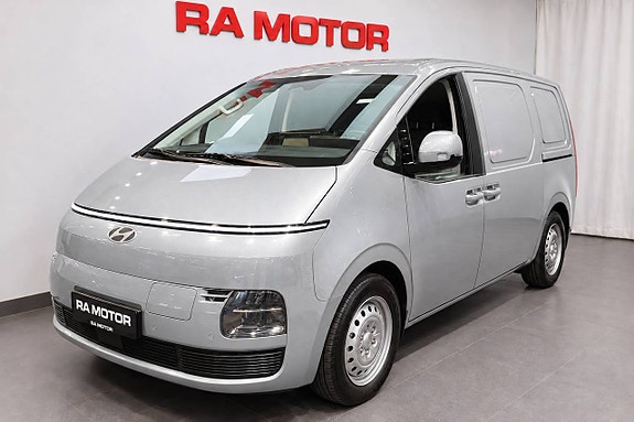Hyundai Staria 3 of 12