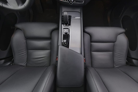 Volvo XC60 9 of 24