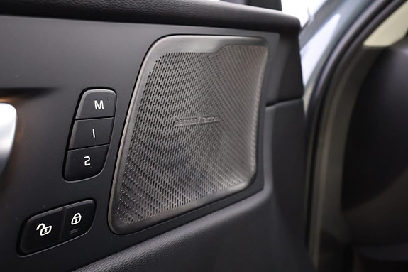 Volvo XC60 19 of 24