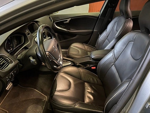 Volvo V40 7 of 11