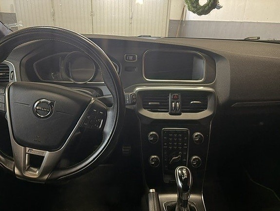 Volvo V40 9 of 11