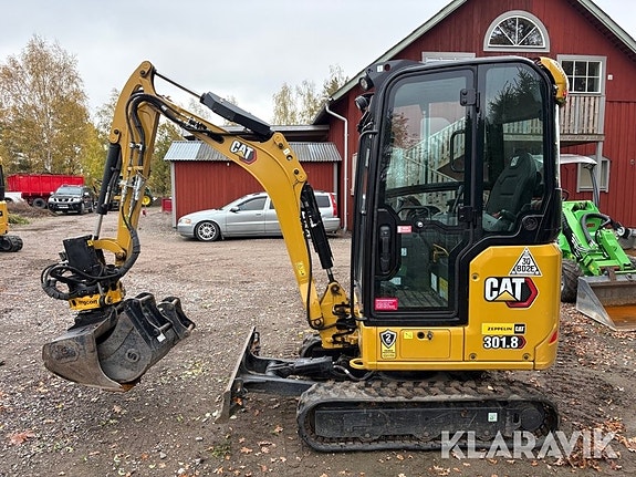 Grävmaskin CAT 301.8 Tiltrotator 2 of 6