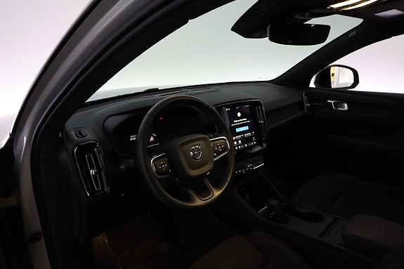 Volvo EX40 17 of 22