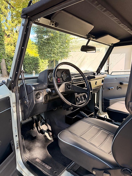 Mercedes-Benz G300 15 of 24