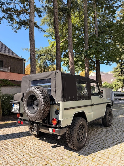 Mercedes-Benz G300 3 of 24