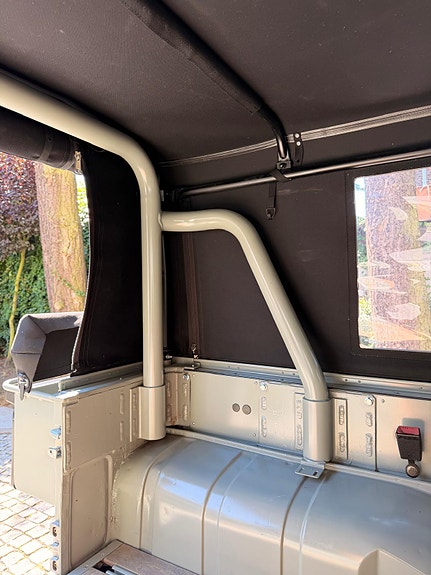 Mercedes-Benz G300 17 of 24