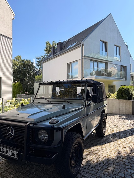 Mercedes-Benz G300 4 of 24