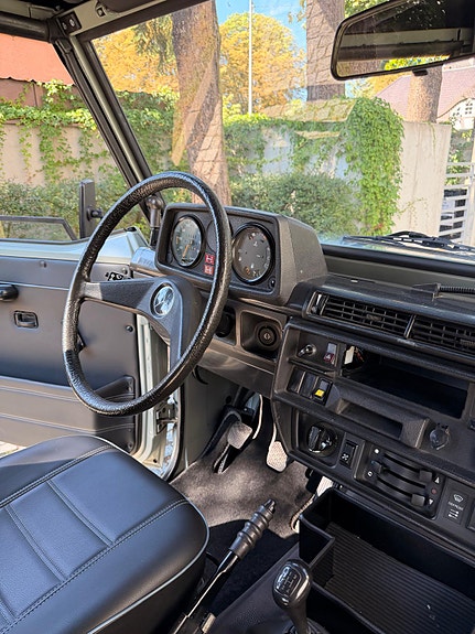 Mercedes-Benz G300 14 of 24