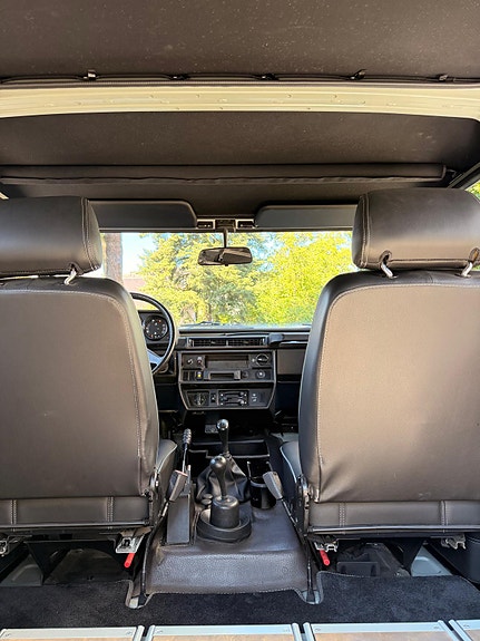 Mercedes-Benz G300 7 of 24