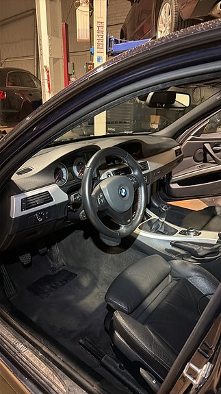 BMW 335i 11 of 12