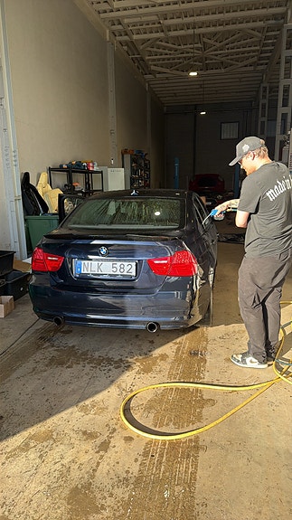 BMW 335i 10 of 12