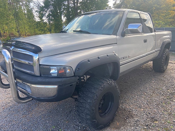 Dodge RAM 1500 3 of 10