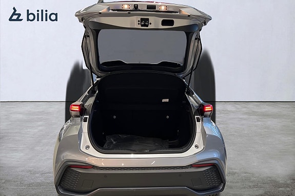 Toyota C-HR 11 of 24