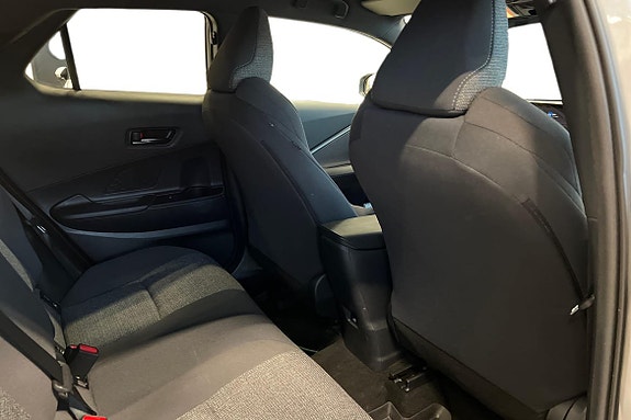 Toyota C-HR 8 of 24