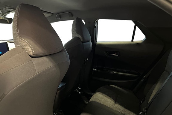 Toyota C-HR 12 of 24
