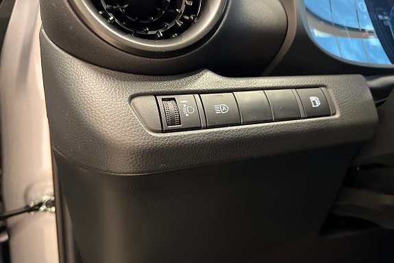Toyota C-HR 22 of 24