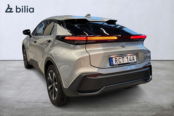 Toyota C-HR 2 of 24