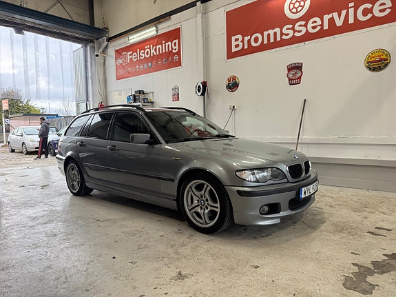 BMW 320i 16 of 20